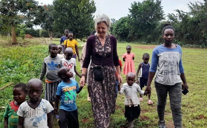 Anstrengender aber bereichernder Arbeitsbesuch in Kyankwanzi – großes Interesse und Wertschätzung der Dorfgemeinschaft – Sponsoren gesucht!